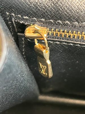Pochette Louis Vuitton Montaigne — vue 12 | Le comptoir vintage
