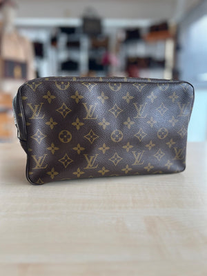 Trousse de toilette Louis Vuitton 28 authentifiée — Le comptoir vintage