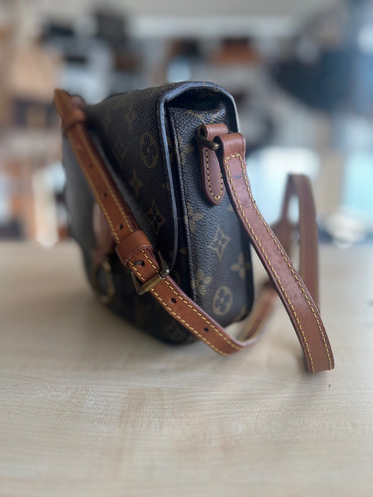 Sac Louis Vuitton Saint-Cloud PM — vue 7 | Le comptoir vintage
