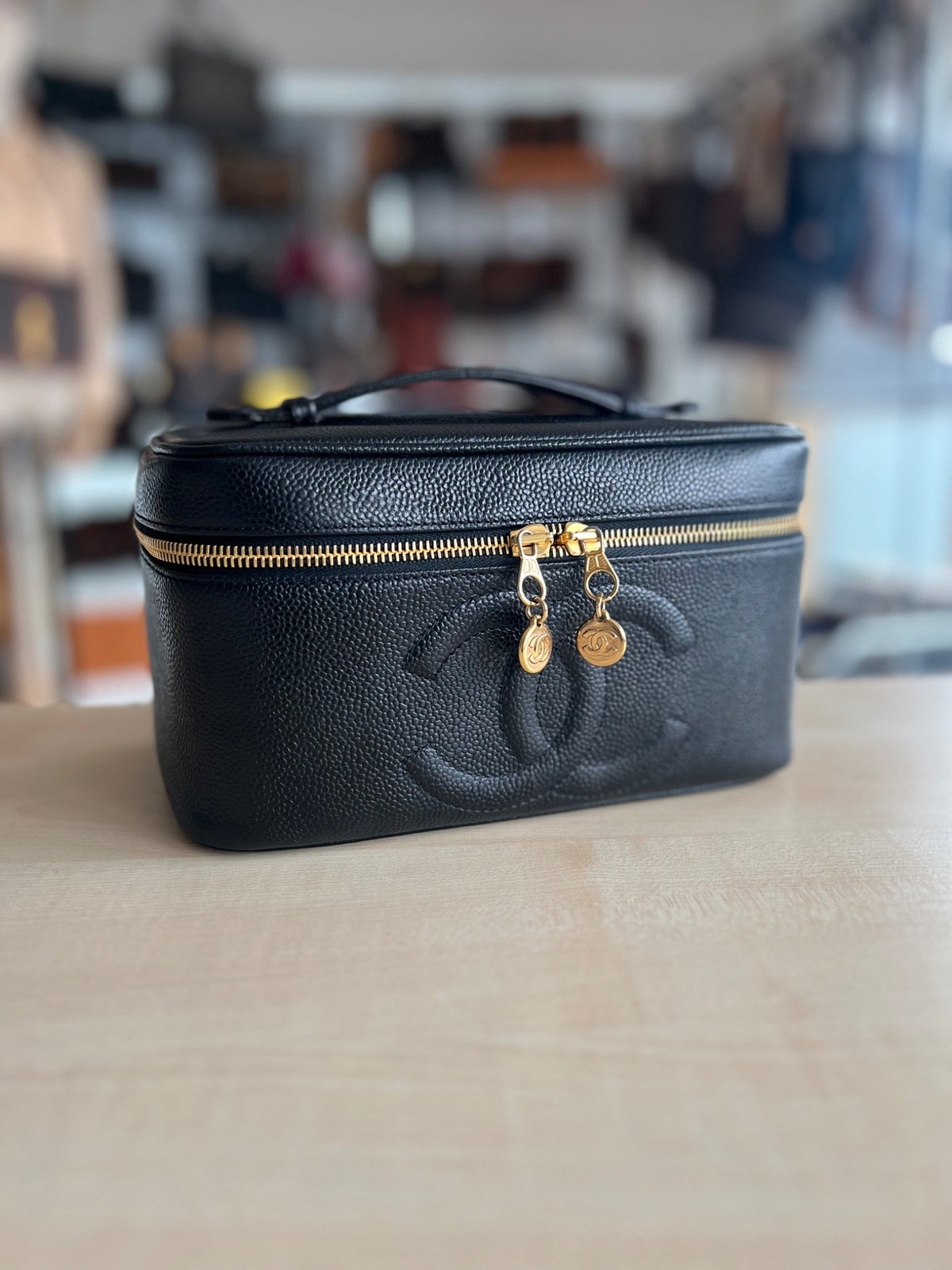 Sac Chanel Vanity cuir caviar 23x13x14 cm authentifié — Le comptoir vintage
