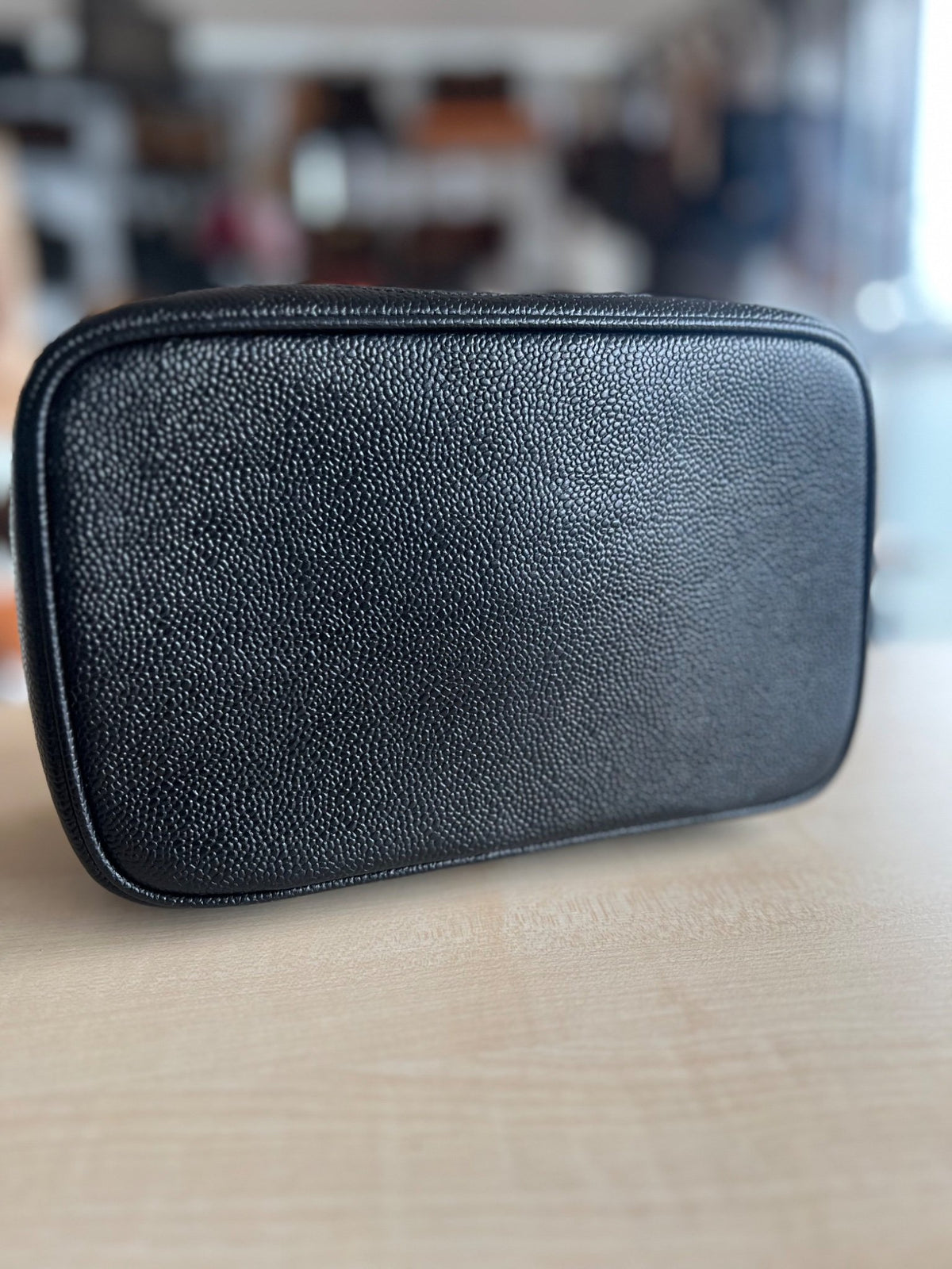 Sac Chanel Vanity cuir caviar 23x13x14 cm — vue 5 | Le comptoir vintage