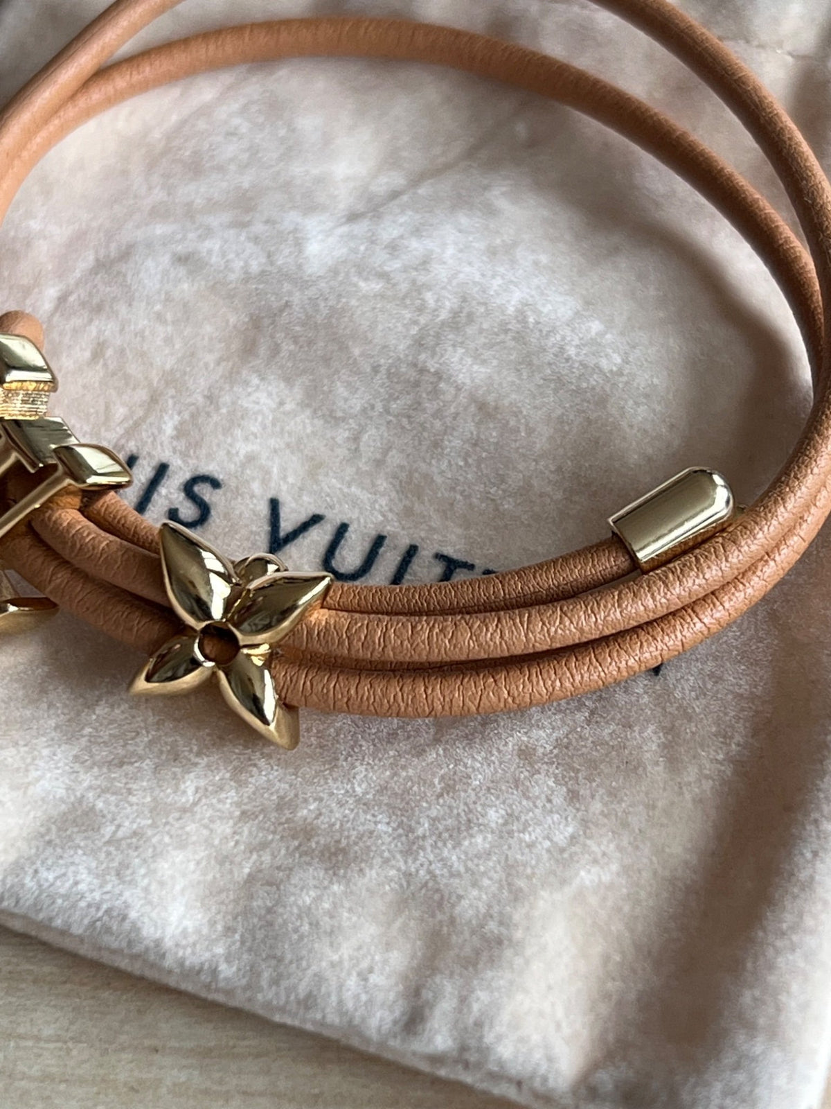 Bracelet Louis Vuitton LV Bloom — vue 2 | Le comptoir vintage