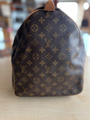 Sac de voyage Louis Vuitton Keepall Bandoulière 55 — vue 4 | Le comptoir vintage