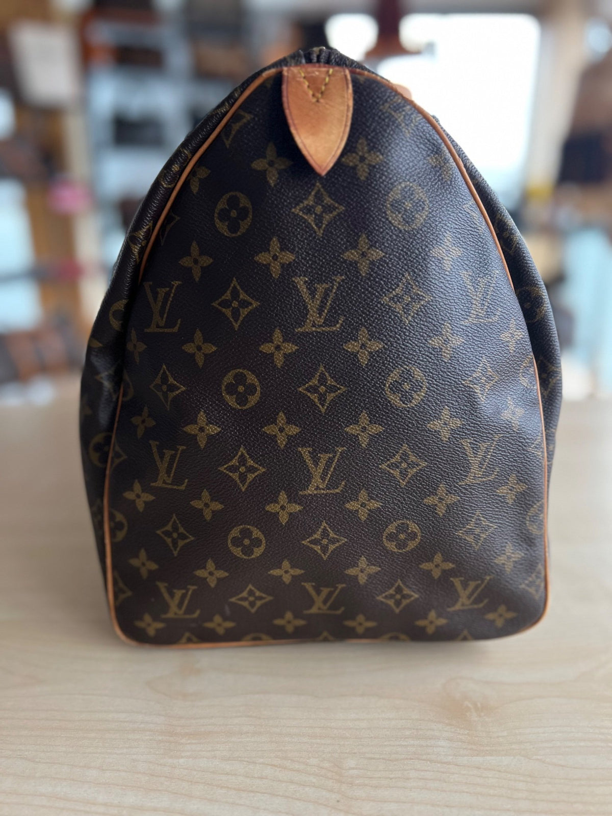 Sac de voyage Louis Vuitton Keepall Bandoulière 55 — vue 5 | Le comptoir vintage