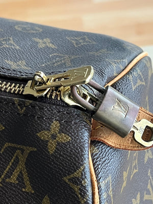 Sac de voyage Louis Vuitton Keepall Bandoulière 55 — vue 11 | Le comptoir vintage