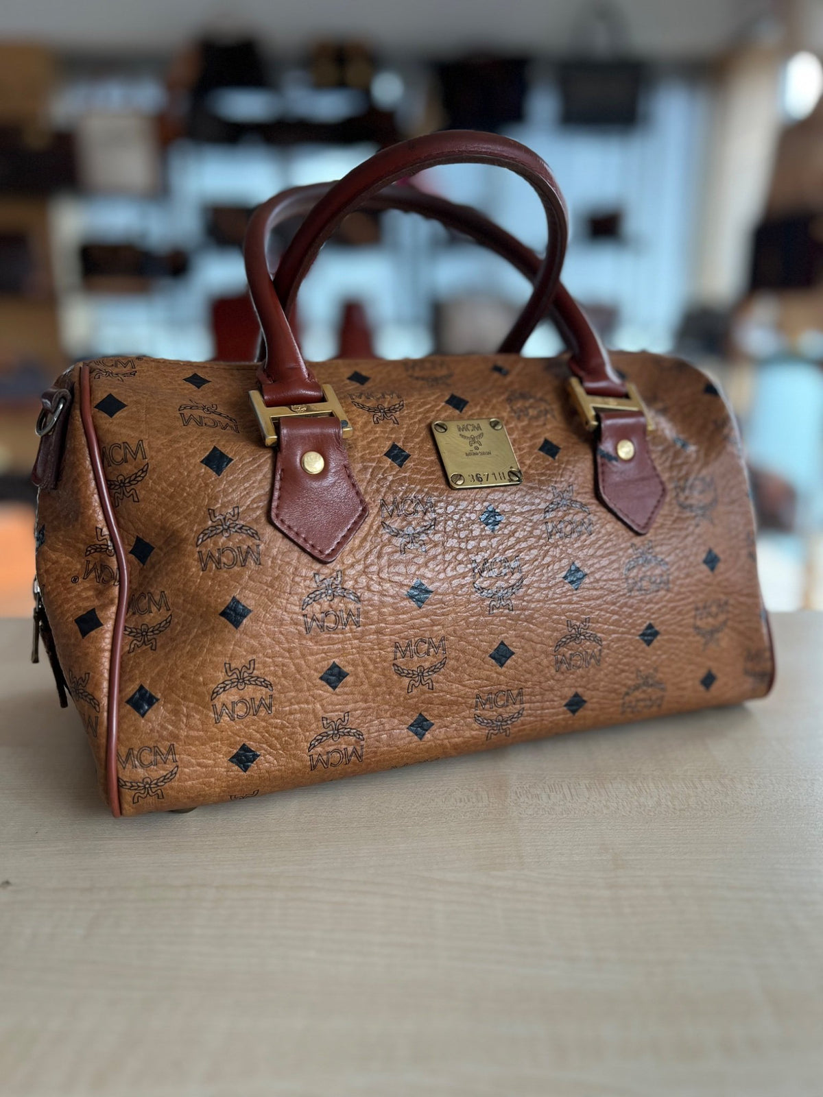 Sac MCM Boston 30 — vue 11 | Le comptoir vintage