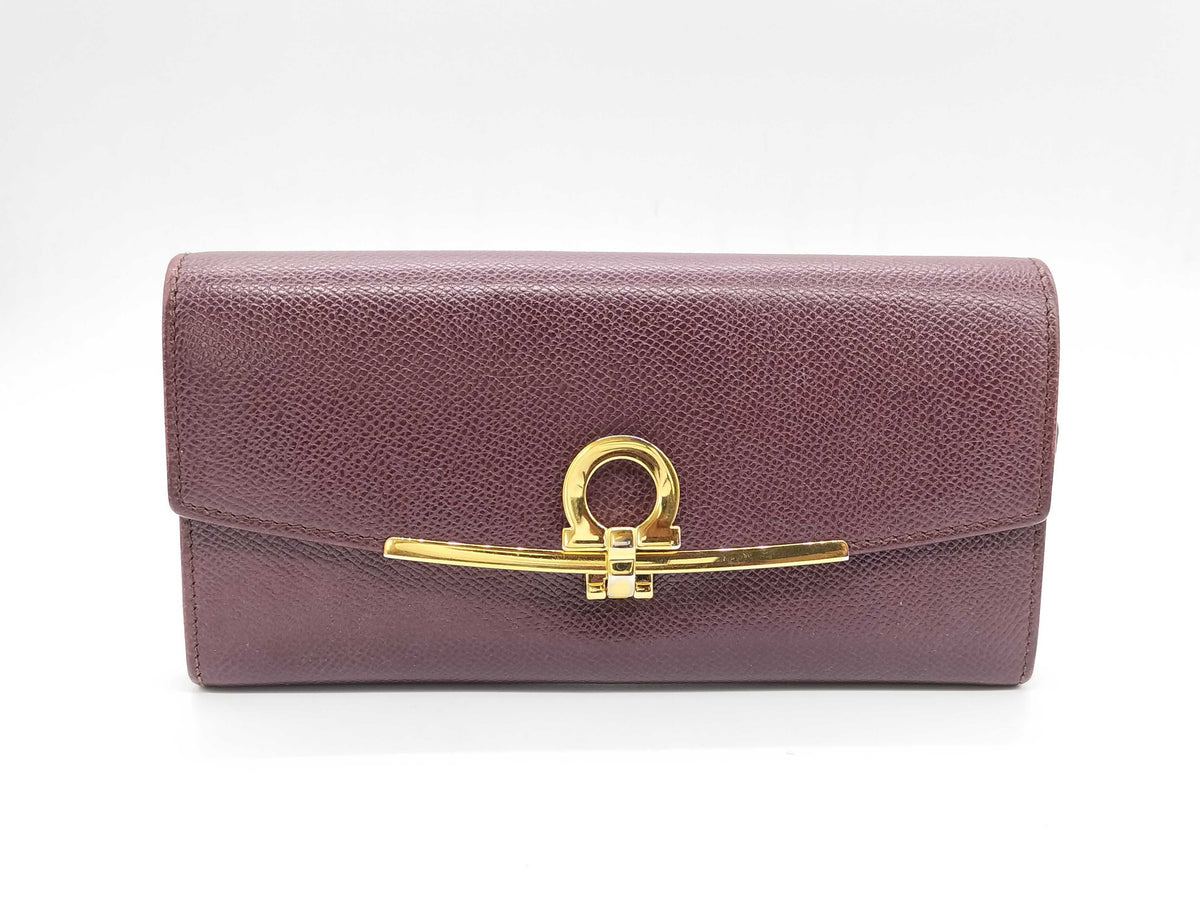Salvatore Ferragamo Gancini Leather Long Wallet authentifié — Le comptoir vintage
