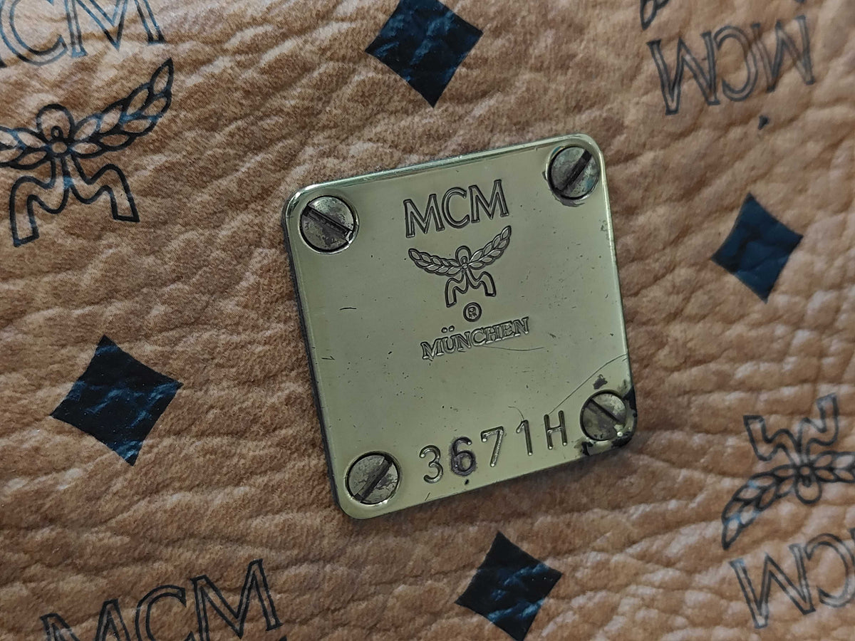 Sac MCM Boston 30 — vue 10 | Le comptoir vintage