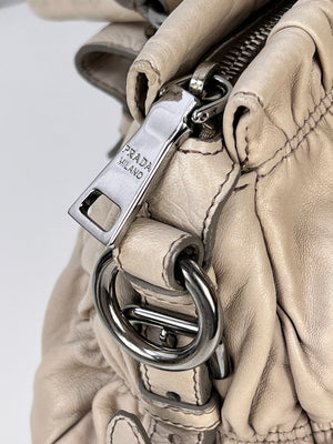 Sac Prada gaufre en cuir -  Le Comptoir Vintage