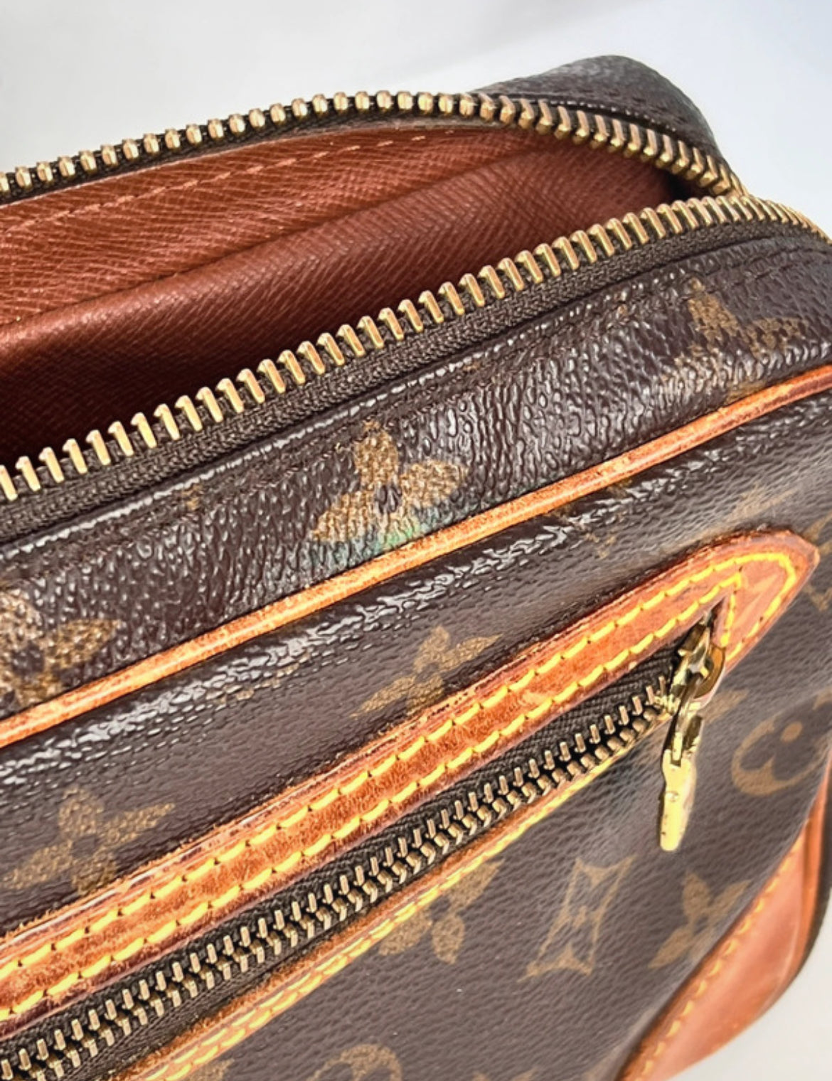 Pochette Louis Vuitton Marly -  Le Comptoir Vintage