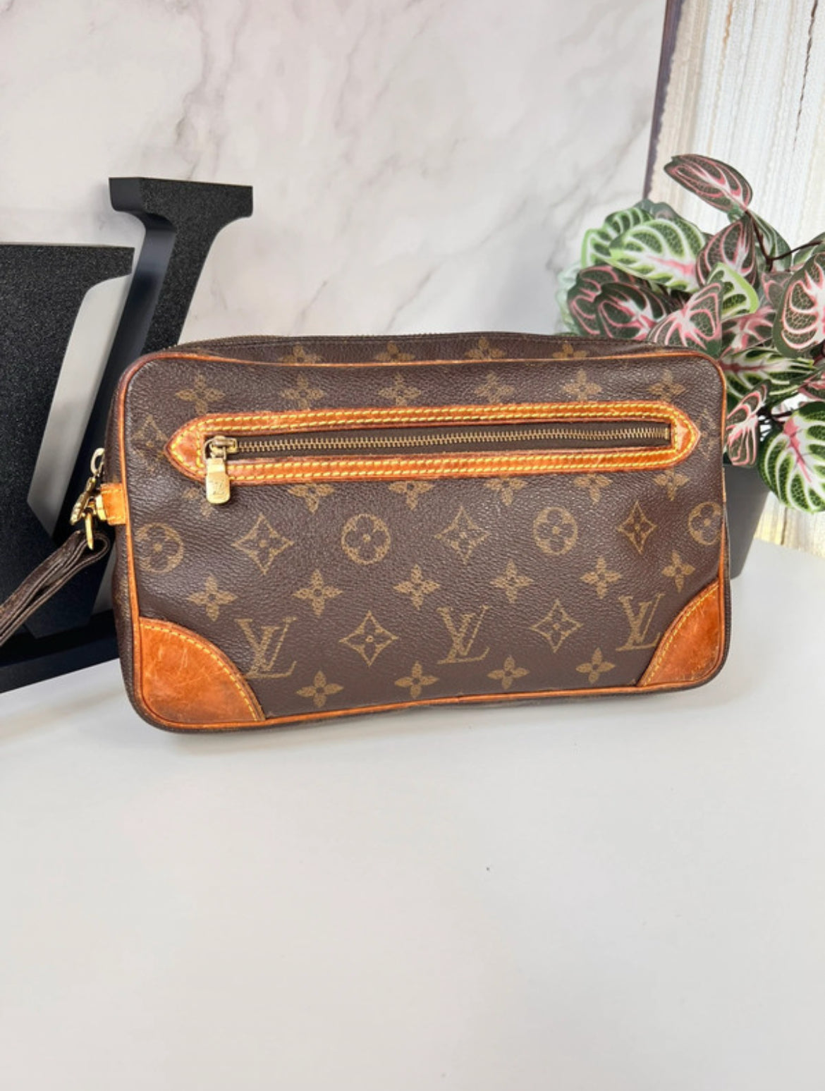 Pochette Louis Vuitton Marly -  Le Comptoir Vintage
