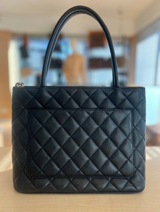 Chanel médaillon