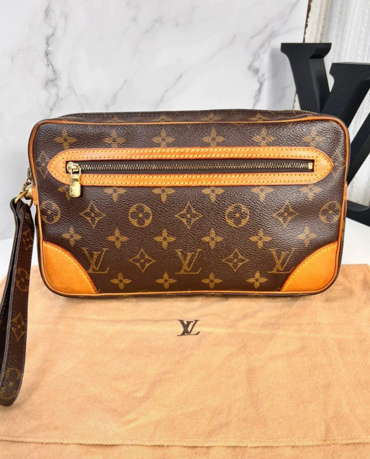 
Pochette Louis Vuitton Marly