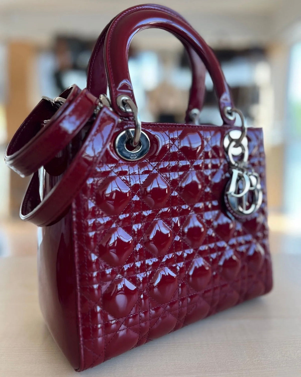 Lady Dior Small en cuir vernis