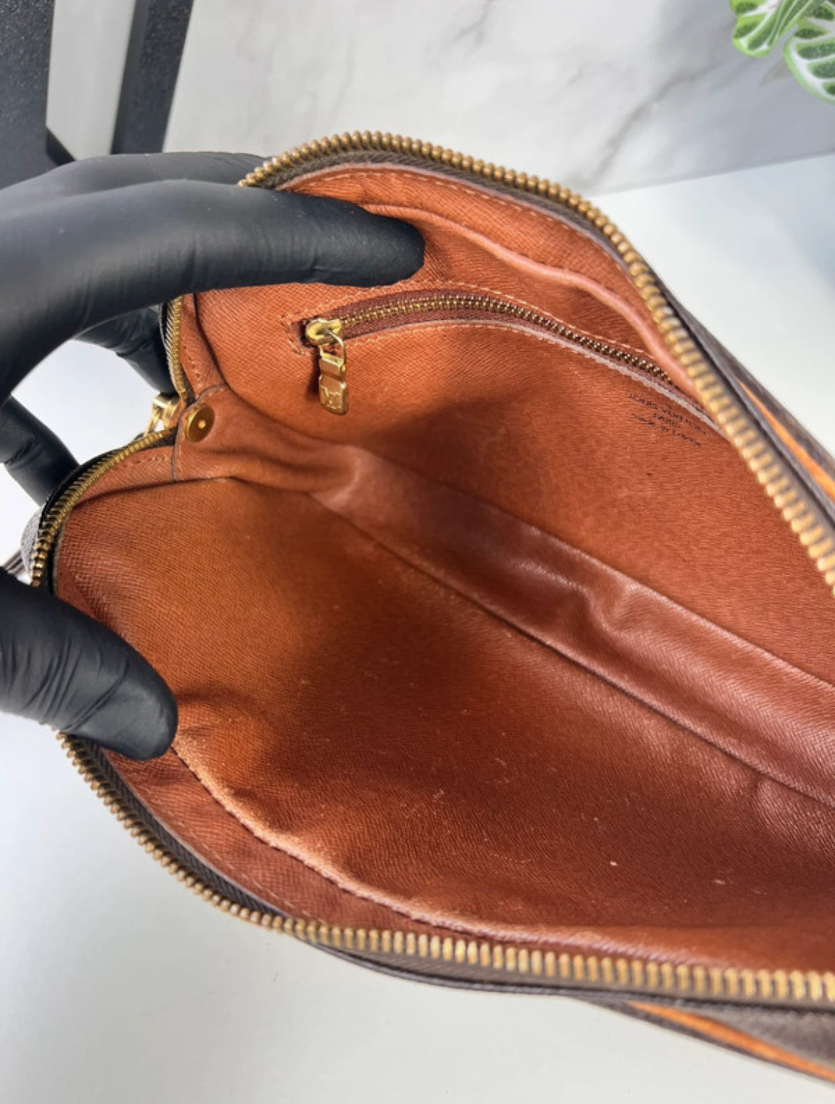 Pochette Louis Vuitton Marly -  Le Comptoir Vintage