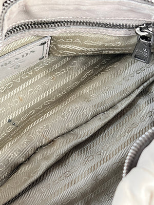 Sac Prada gaufre en cuir -  Le Comptoir Vintage